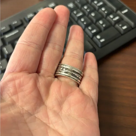 Hyo Siler size 9! I bought it and it’s just a bit too big. - Picture 7 of 7